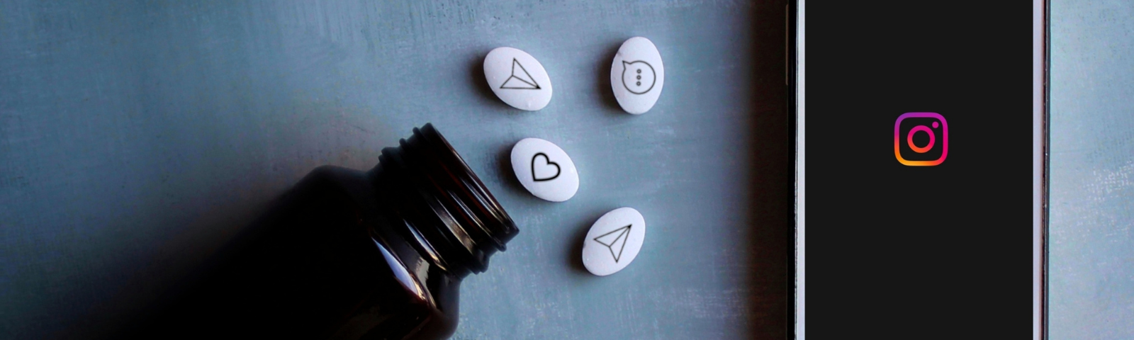 Instagram para médicos. Teléfono con el logo de instagram al lado de pastillas con íconos de mensajería y me gusta. 